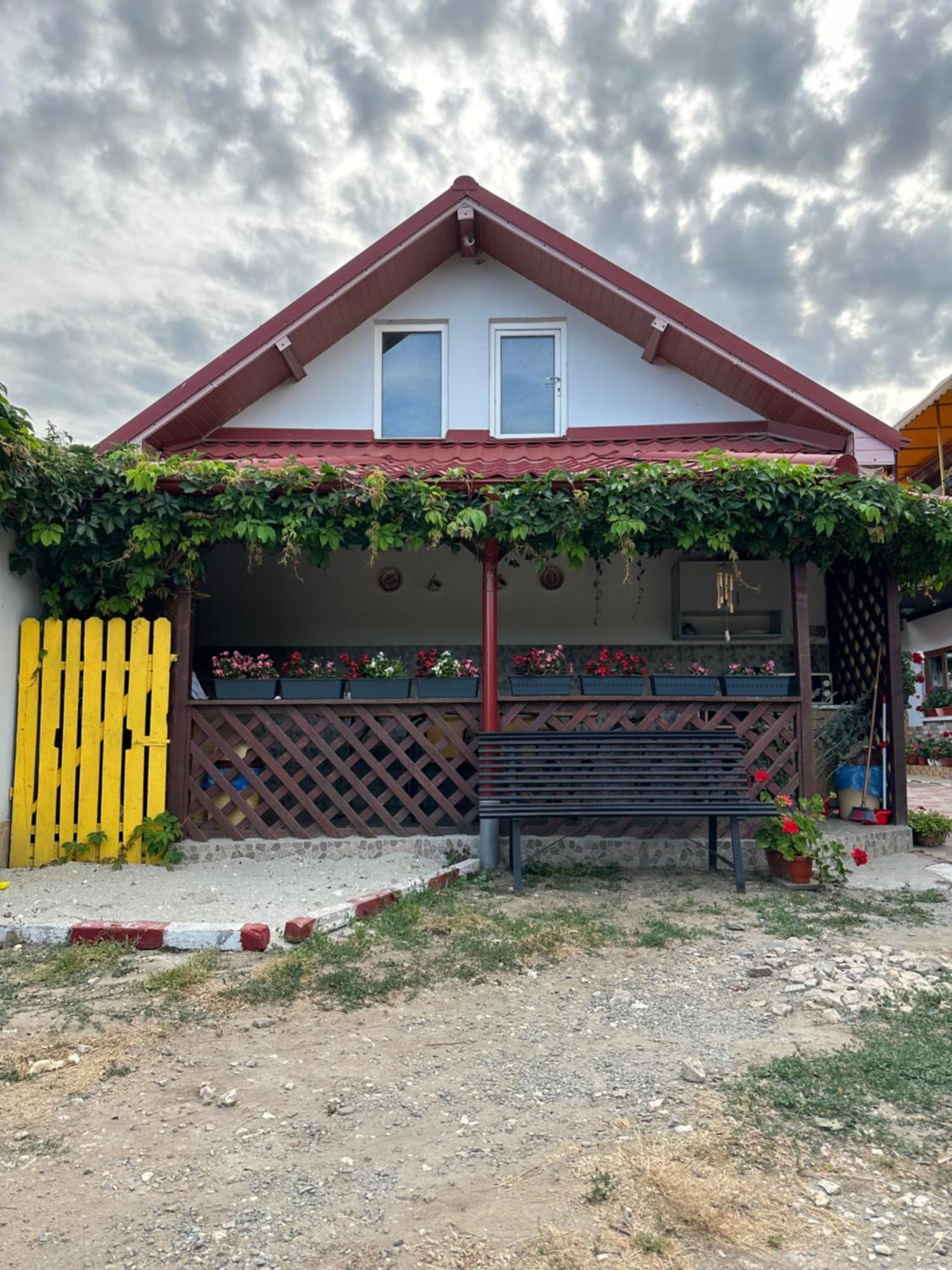 Отель Casa Cu Flori Corbu Корбу Экстерьер фото